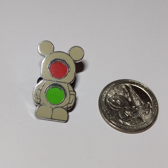 Walt Disney Astronaut Mickey Mouse lapel pin - Picture 3 of 4